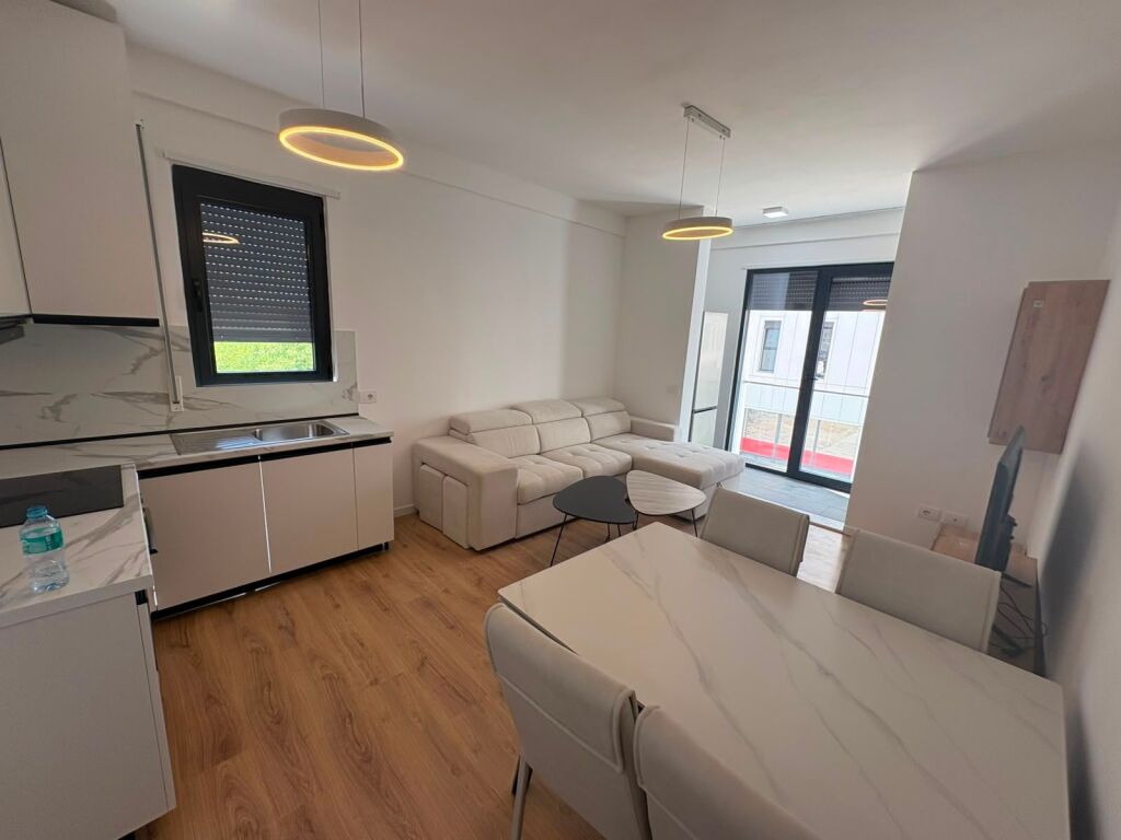 Appartamento 1+1 in affitto a Kinostudio, Tirana, 70 m². Foto 1 di 3