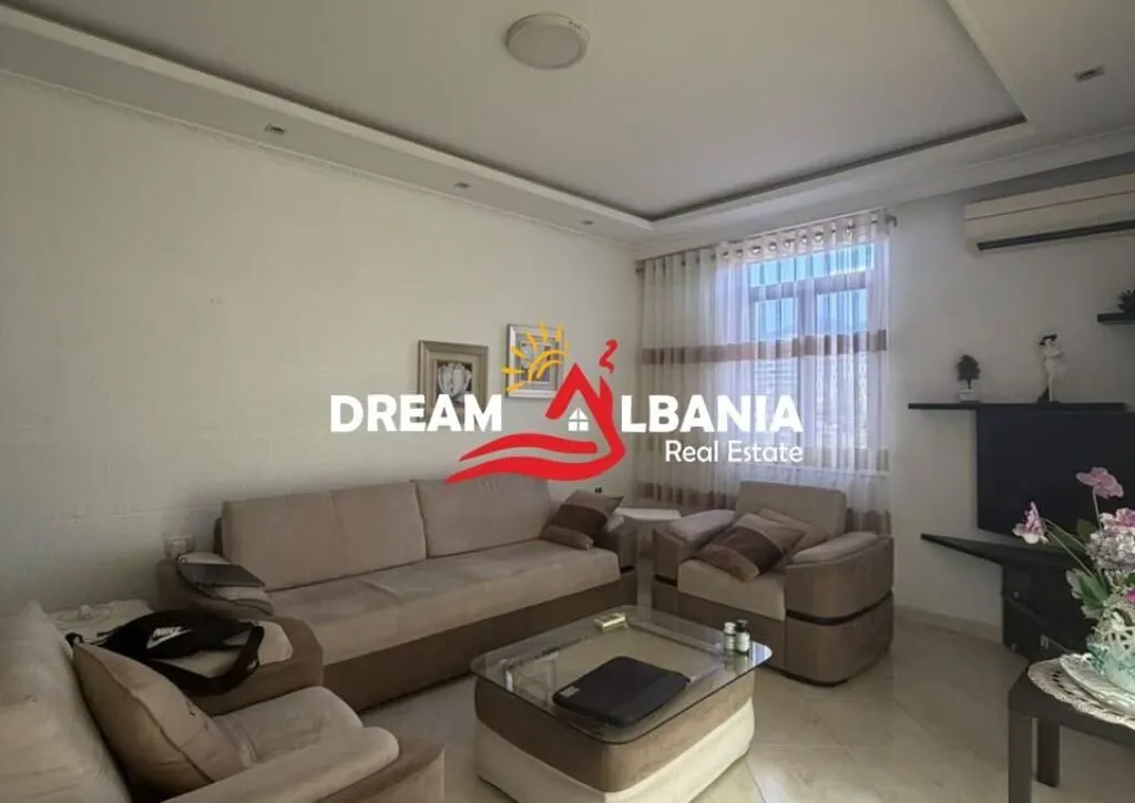 Apartament 2+1 me qera në Blloku, Tiranë, 100 m². Foto 1 nga 7