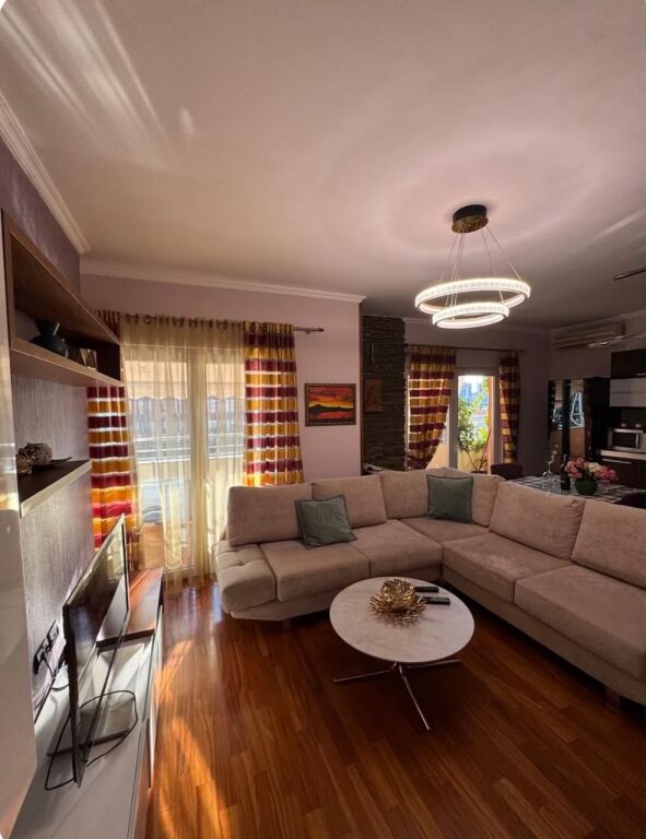 Appartamento 2+1 in affitto a Rruga e Elbasanit, Tirana, 110 m². Foto 1 di 3