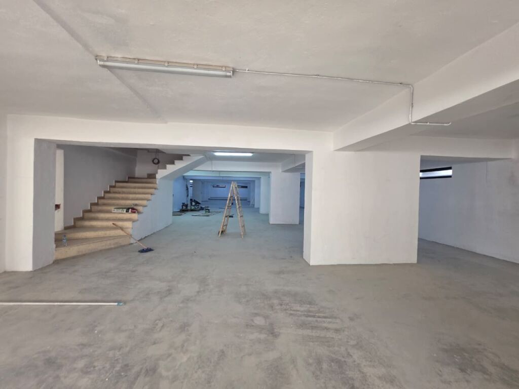 Locale commerciale in affitto a Rruga Dritan Hoxha, Tirana, 1.279 m². Foto 3 di 3