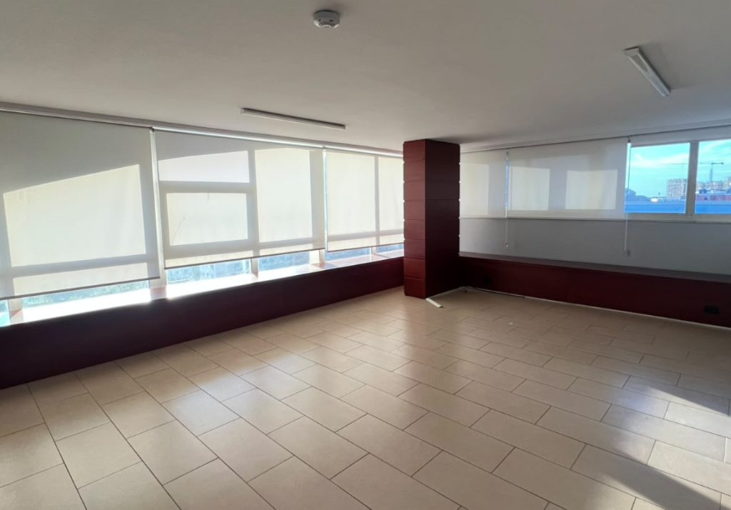Office for rent in Rruga e Kavajës, Tirana, 450 m²