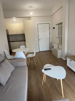 Apartament 1+1 me qera në Fresku, Tiranë, 52 m². Foto 2 nga 8
