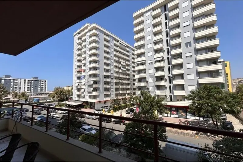 Apartament 2+1 me qera në Rruga Gjergj Kastrioti, Vlorë, 92 m²