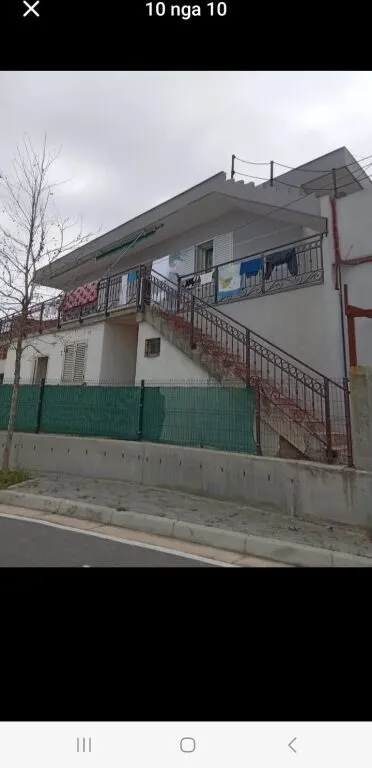 Casa indipendente 3+1 in affitto a Rruga Lufta e Vlorës, Valona, 110 m². Foto 1 di 9