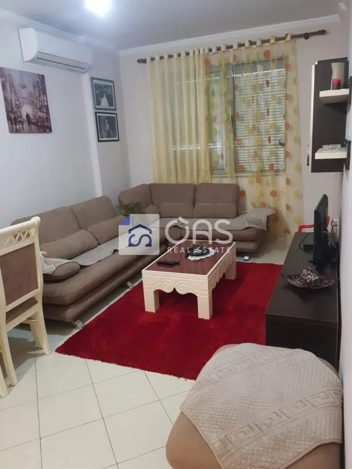 Apartament 2+1 me qera në Yzberisht, Tiranë, 90 m². Foto 1 nga 5