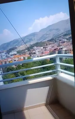 Apartament me qera në Rruga Midhi Kostani, Korçë, 120 m². Foto 2 nga 3