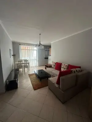 Apartament 1+1 me qera në Ish Ekspozita, Tiranë, 70 m². Foto 1 nga 4