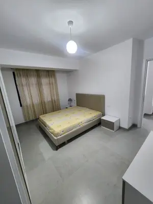 Apartament 2+1 me qera në Rruga Mujo Ulqinaku, Durrës, 90 m². Foto 2 nga 11