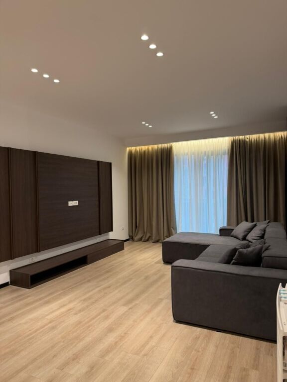 Apartment for rent in Rruga e Elbasanit, Tirana, 140 m². Photo 3 of 3