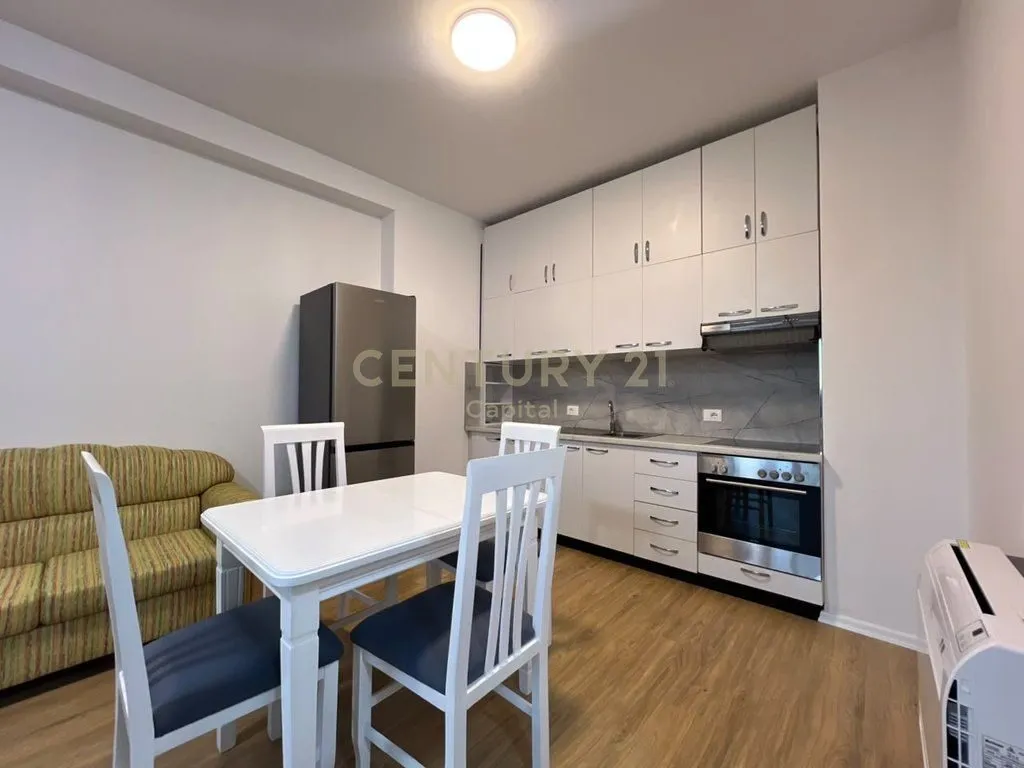Apartament 1+1 me qera në Spak, Tiranë, 62 m². Foto 1 nga 7