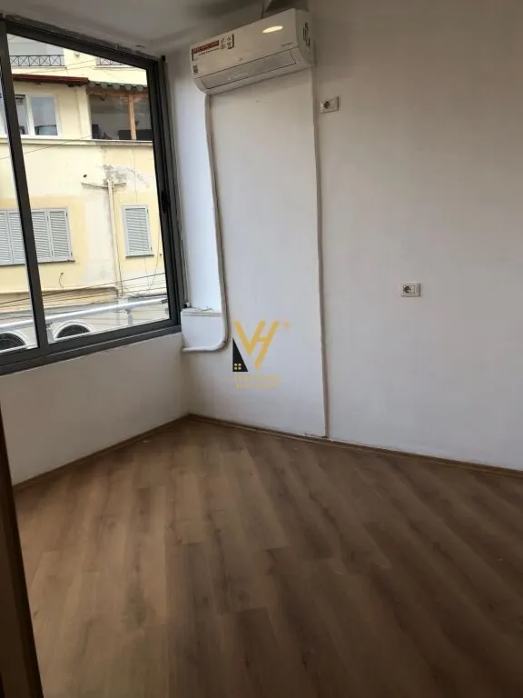 Ufficio in affitto a Bardhok Biba Branch, Tirana, 65 m². Foto 1 di 5