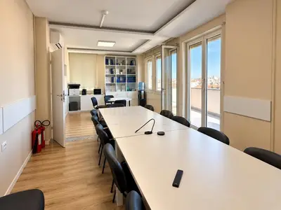Ufficio in affitto a Blloku, Tirana, 202 m². Foto 2 di 6