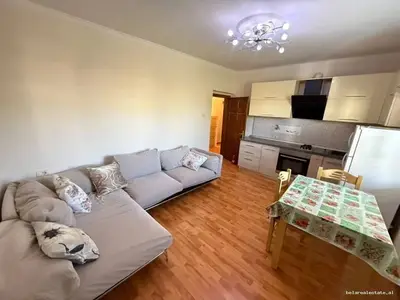 Appartamento 2+1 in affitto ad Oxhaku, Tirana, 75 m². Foto 3 di 8