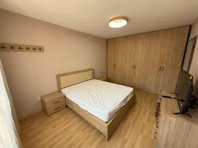 Appartamento 2+1 in affitto a Xhamia e Tabakeve, Tirana, 88 m². Foto 3 di 9