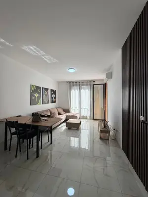 Apartament 1+1 me qera në Urgjenca e Pediatrisë, Tiranë, 70 m². Foto 2 nga 5
