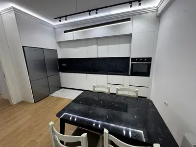 Apartament 3+1 me qera në Rruga e Kosovarëve, Tiranë, 150 m². Foto 4 nga 12