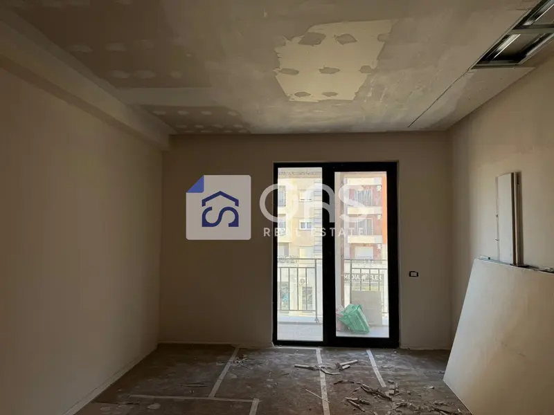 Appartamento 1+1 in affitto ad Astir, Tirana, 65 m²