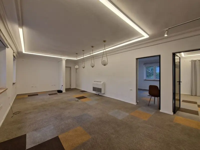 Zyrë me qera në Rruga e Durrësit, Tiranë, 130 m²