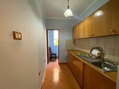 Apartament me qera në Pallati me Shigjeta, Tiranë, 60 m². Foto 4 nga 5