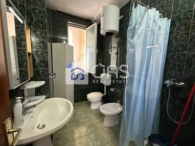 Apartament 2+1 me qera në Pazari i Ri, Tiranë, 80 m². Foto 5 nga 6
