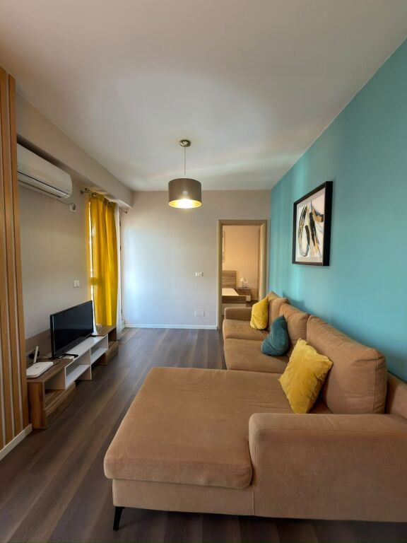 Apartament 1+1 me qera në Kompleksi Delijorgji, Tiranë, 65 m². Foto 1 nga 3
