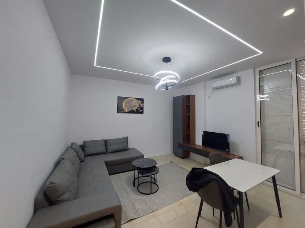Appartamento 1+1 in affitto a Kodra e Diellit, Tirana, 57 m². Foto 1 di 3