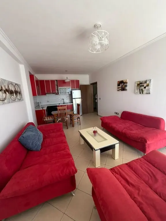 Apartament 1+1 me qera në Qendra Globe, Tiranë, 68 m²