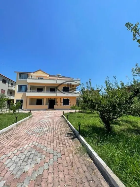 Vilë 2+1 me qera në Plazh, Durrës, 150 m²