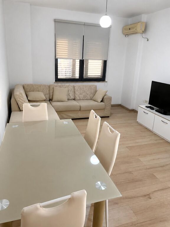 Appartamento 1+1 in affitto ad Usluga, Tirana, 65 m². Foto 1 di 1