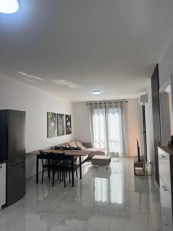 Apartament 1+1 me qera në Urgjenca e Pediatrisë, Tiranë, 70 m²