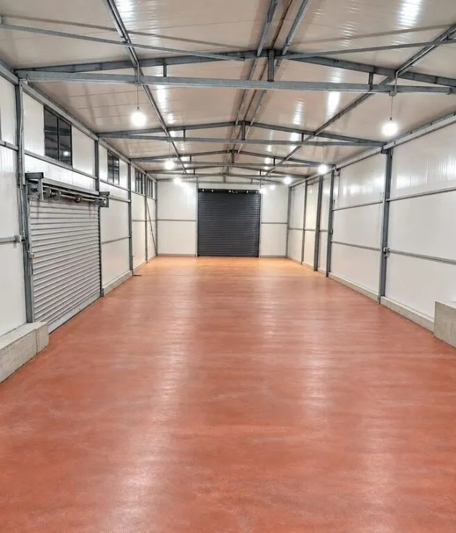 Magazzino in affitto a Kombinat, Tirana, 280 m². Foto 1 di 1