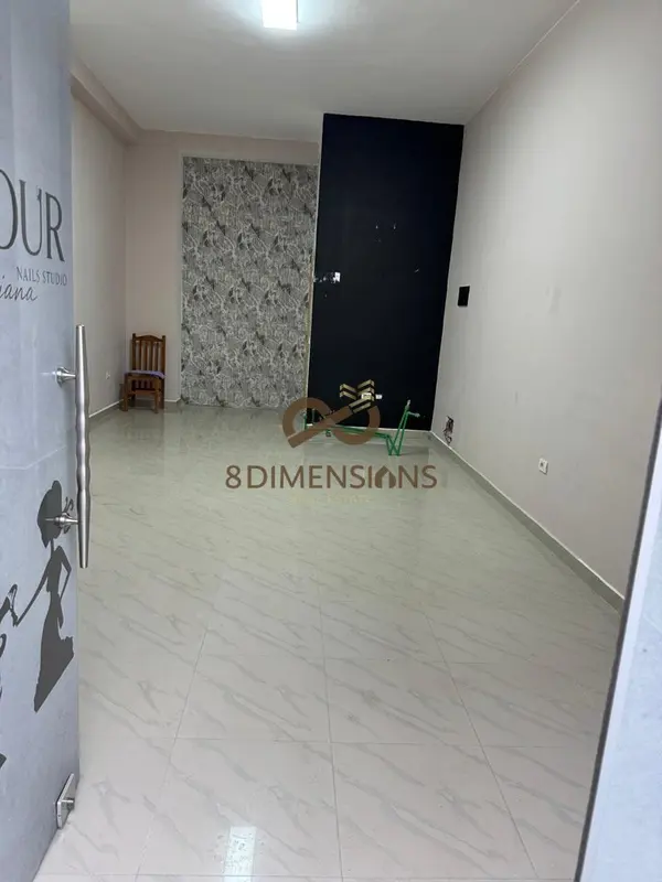Negozio in affitto a Yzberisht, Tirana, 35 m²