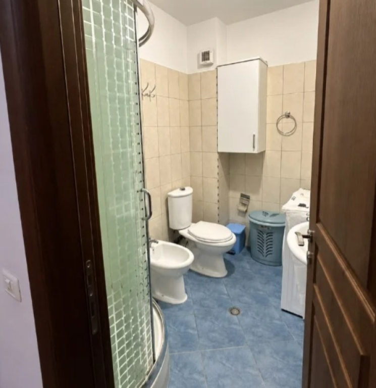 Apartament 1+1 me qera në Ali Demi, Tiranë, 67 m². Foto 3 nga 3