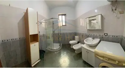 Appartamento 2+1 in affitto a Rruga Kumini, Durazzo, 112 m². Foto 8 di 8