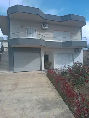 Casa indipendente in affitto a Rruga Mateo Matathia, Valona, 250 m². Foto 1 di 11