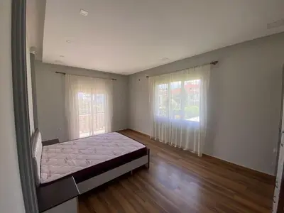 Vilë 3+1 me qera në Sauk, Tiranë, 141 m². Foto 4 nga 7