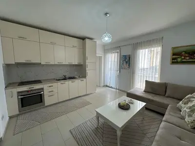 Apartament 1+1 me qera në Plazh, Durrës, 70 m². Foto 1 nga 8