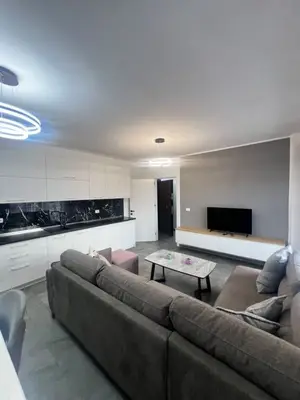 Apartament 1+1 me qera në Plazh, Durrës, 80 m². Foto 2 nga 9