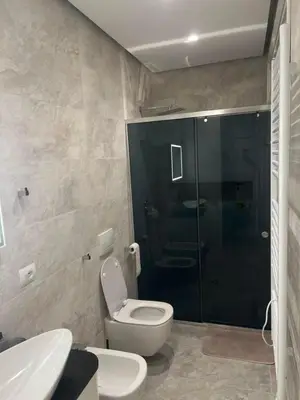Appartamento 2+1 in affitto a Rruga Hajredin Haxhiraj, Valona, 110 m². Foto 12 di 12