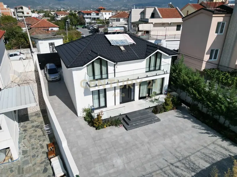 Vilë me qera në Sauk i Vjetër, Tiranë, 240 m²