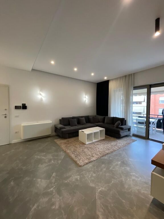 Apartament 2+1 me qera në Kompleksi Delijorgji, Tiranë, 116 m². Foto 2 nga 3