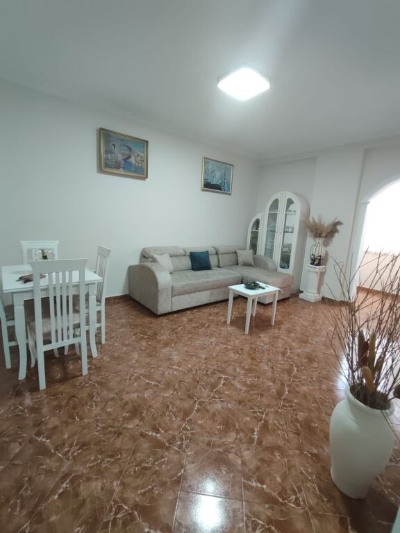 Appartamento 1+1 in affitto a Stadiumi Dinamo, Tirana, 65 m². Foto 1 di 3