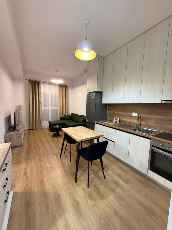 Appartamento 1+1 in affitto ad Ali Demi, Tirana, 50 m². Foto 1 di 3