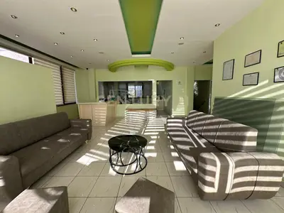 Locale commerciale in affitto a Sauk i Ri, Tirana, 135 m². Foto 4 di 6