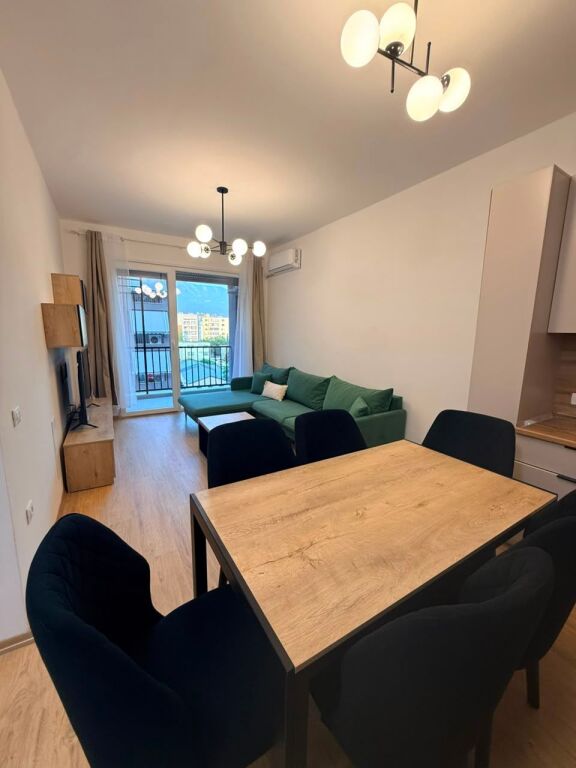Appartamento 1+1 in affitto a Rruga 5 Maji, Tirana, 65 m². Foto 1 di 3