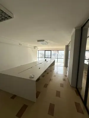 Locale commerciale in affitto a Qendër, Durazzo, 160 m². Foto 1 di 4