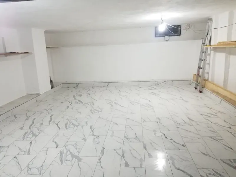 Garazh me qera në Rruga Neki Libohova, Durrës, 30 m²