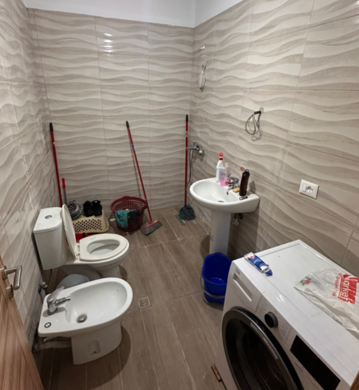Apartment 2+1 for rent in Rruga 5 Maji, Tirana, 90 m². Photo 3 of 3