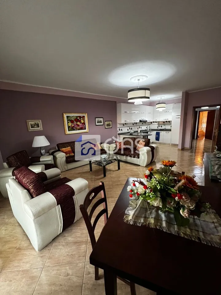 Appartamento 2+1 in affitto ad Astir, Tirana, 125 m². Foto 1 di 10