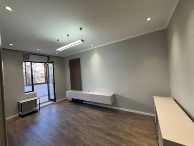 Zyrë me qera në Bulevardi Bajram Curri, Tiranë, 50 m². Foto 2 nga 3